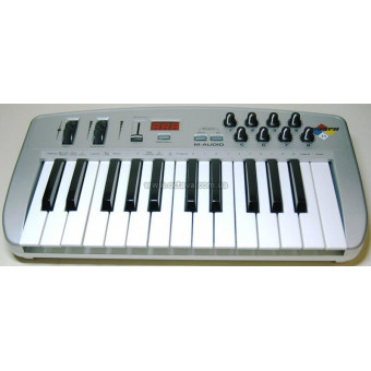 MIDI-клавіатура M-Audio Oxygen 8